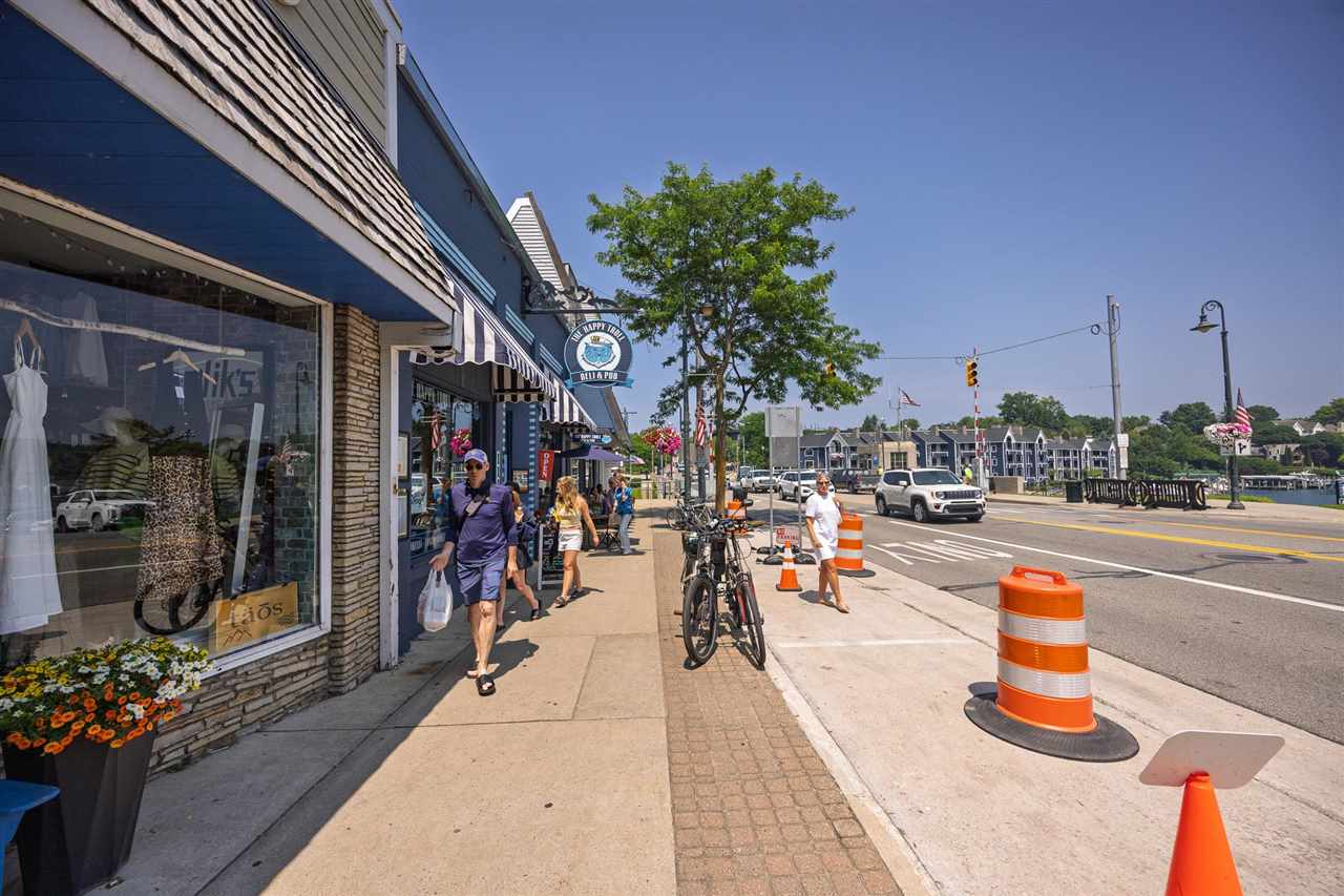 Charlevoix, Michigan 49720, United States, 2 Bedrooms Bedrooms, ,2 BathroomsBathrooms,Commercial,Active,180935