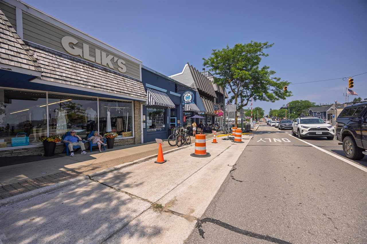 Charlevoix, Michigan 49720, United States, 2 Bedrooms Bedrooms, ,2 BathroomsBathrooms,Commercial,Active,180935