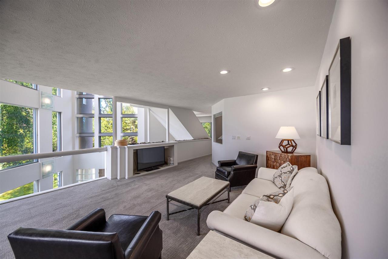 Charlevoix, Michigan 49720, United States, 5 Bedrooms Bedrooms, ,4 BathroomsBathrooms,Residential,Active,6004