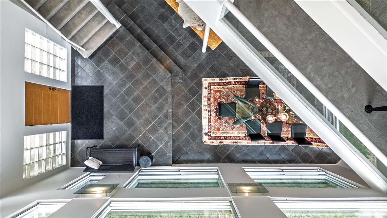 Charlevoix, Michigan 49720, United States, 5 Bedrooms Bedrooms, ,4 BathroomsBathrooms,Residential,Active,6004