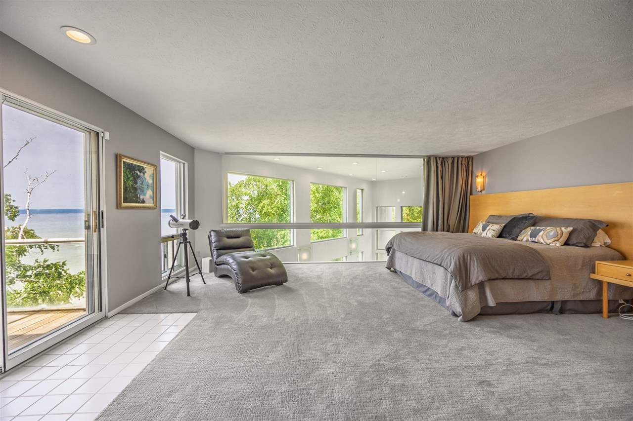 Charlevoix, Michigan 49720, United States, 5 Bedrooms Bedrooms, ,4 BathroomsBathrooms,Residential,Active,6004