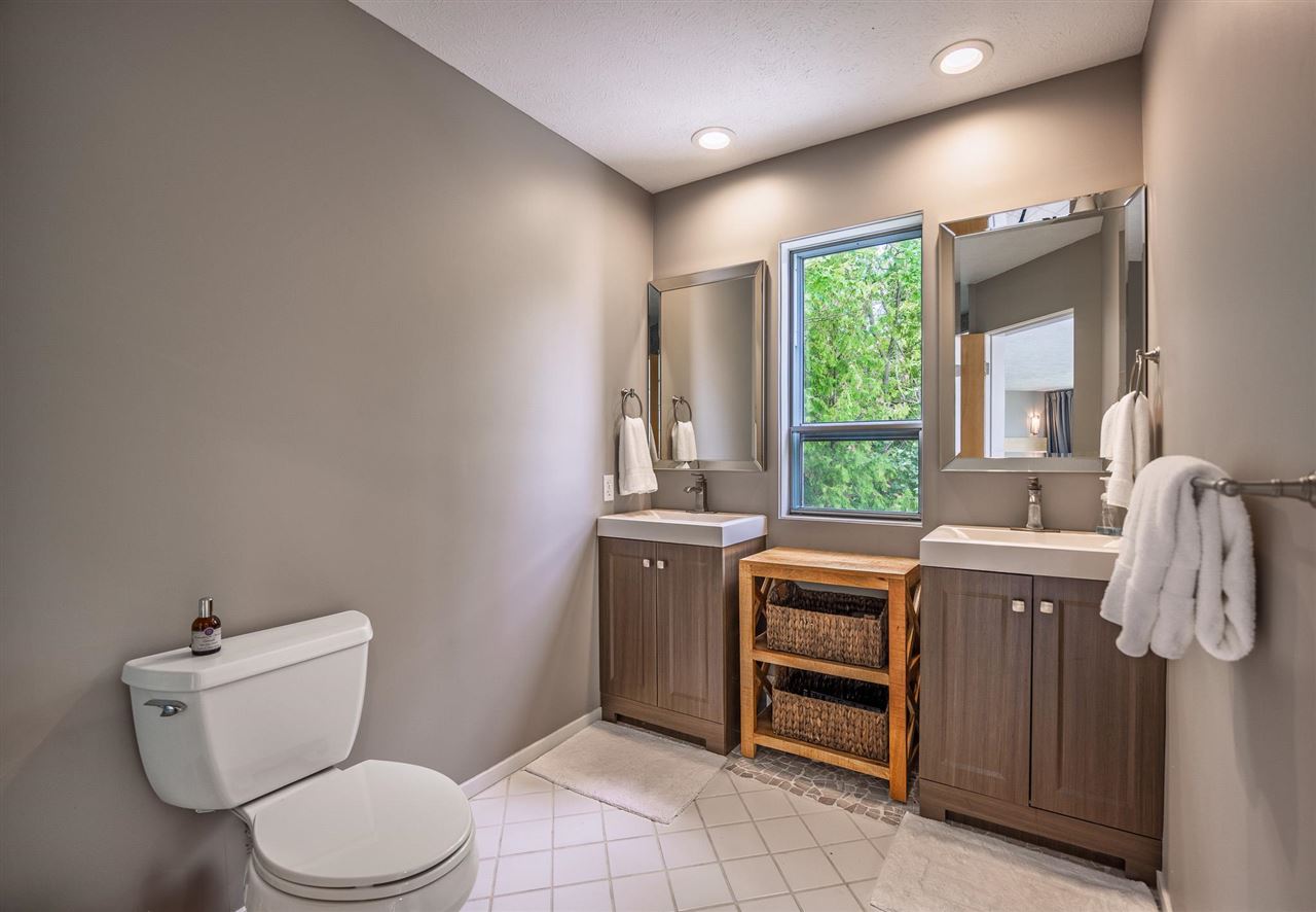 Charlevoix, Michigan 49720, United States, 5 Bedrooms Bedrooms, ,4 BathroomsBathrooms,Residential,Active,6004