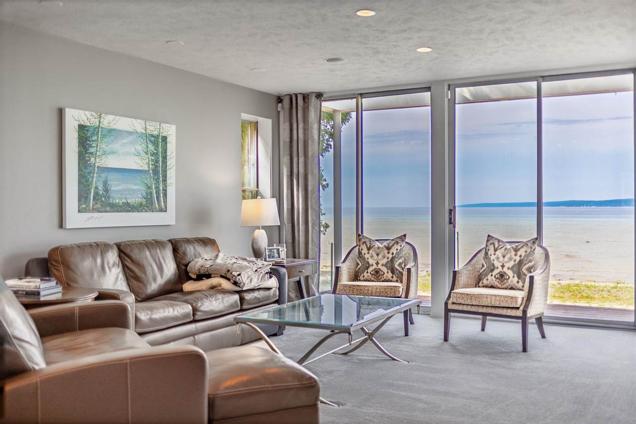 Charlevoix, Michigan 49720, United States, 5 Bedrooms Bedrooms, ,4 BathroomsBathrooms,Residential,Active,6004