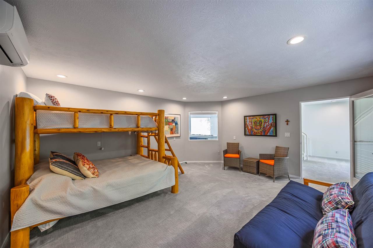 Charlevoix, Michigan 49720, United States, 5 Bedrooms Bedrooms, ,4 BathroomsBathrooms,Residential,Active,6004