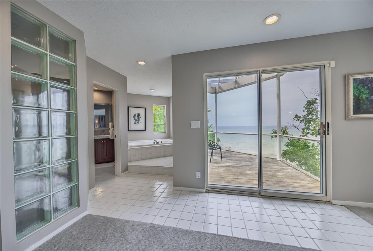 Charlevoix, Michigan 49720, United States, 5 Bedrooms Bedrooms, ,4 BathroomsBathrooms,Residential,Active,6004