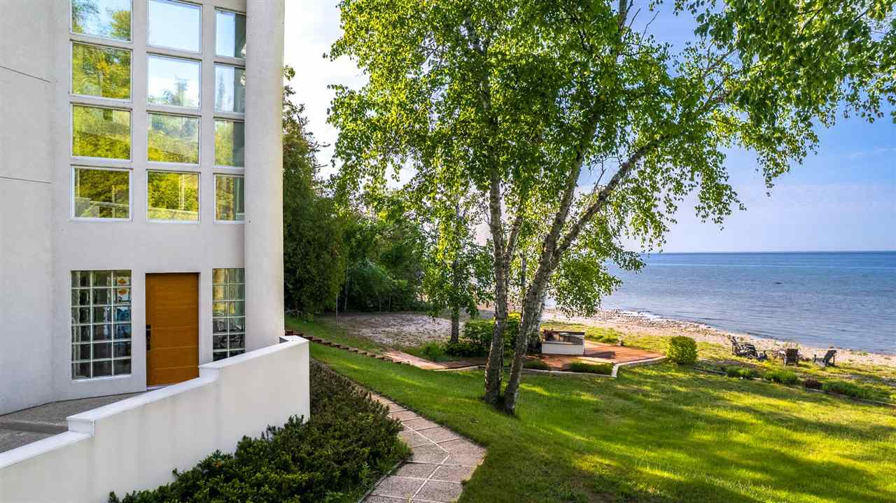 Charlevoix, Michigan 49720, United States, 5 Bedrooms Bedrooms, ,4 BathroomsBathrooms,Residential,Active,6004