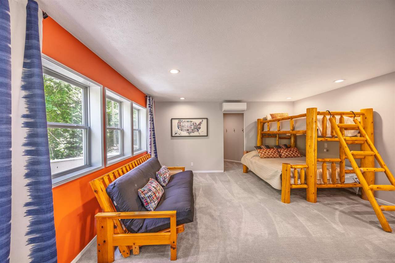 Charlevoix, Michigan 49720, United States, 5 Bedrooms Bedrooms, ,4 BathroomsBathrooms,Residential,Active,6004