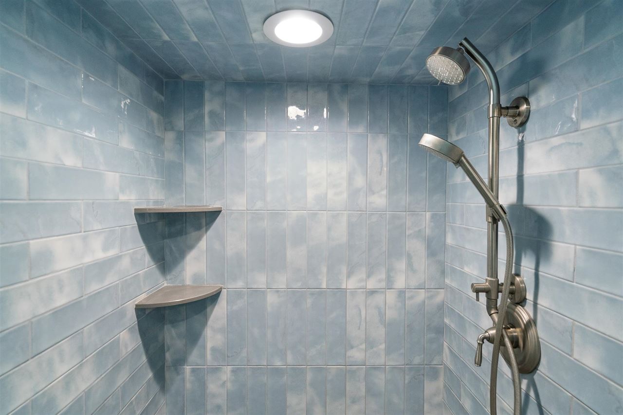 Charlevoix, Michigan 49720, United States, 3 Bedrooms Bedrooms, ,3 BathroomsBathrooms,Residential,Active,56943