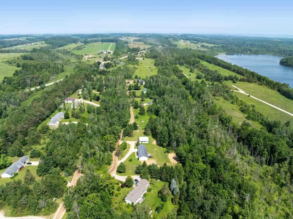 Charlevoix, Michigan 49720, United States, 3 Bedrooms Bedrooms, ,3 BathroomsBathrooms,Residential,Active,174388