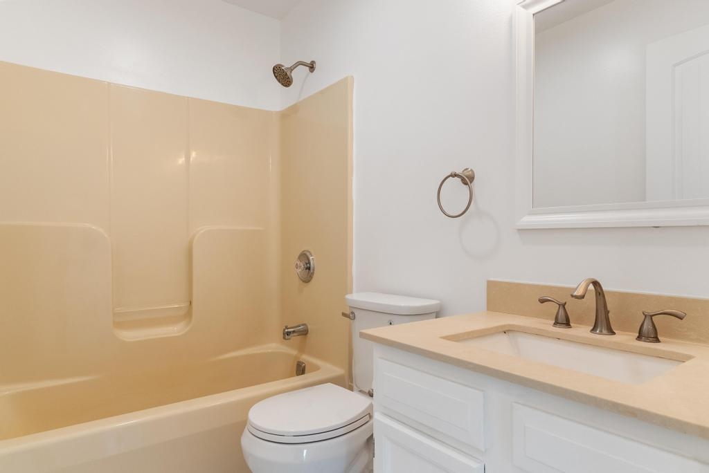 Charlevoix, Michigan 49720, United States, 3 Bedrooms Bedrooms, ,3 BathroomsBathrooms,Residential,Active,174388