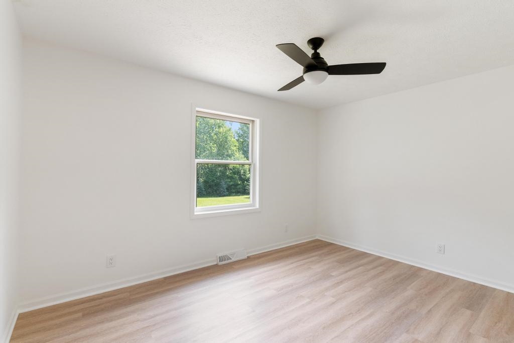 Charlevoix, Michigan 49720, United States, 3 Bedrooms Bedrooms, ,3 BathroomsBathrooms,Residential,Active,174388