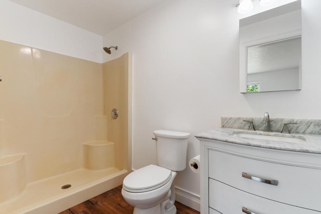 Charlevoix, Michigan 49720, United States, 3 Bedrooms Bedrooms, ,3 BathroomsBathrooms,Residential,Active,174388