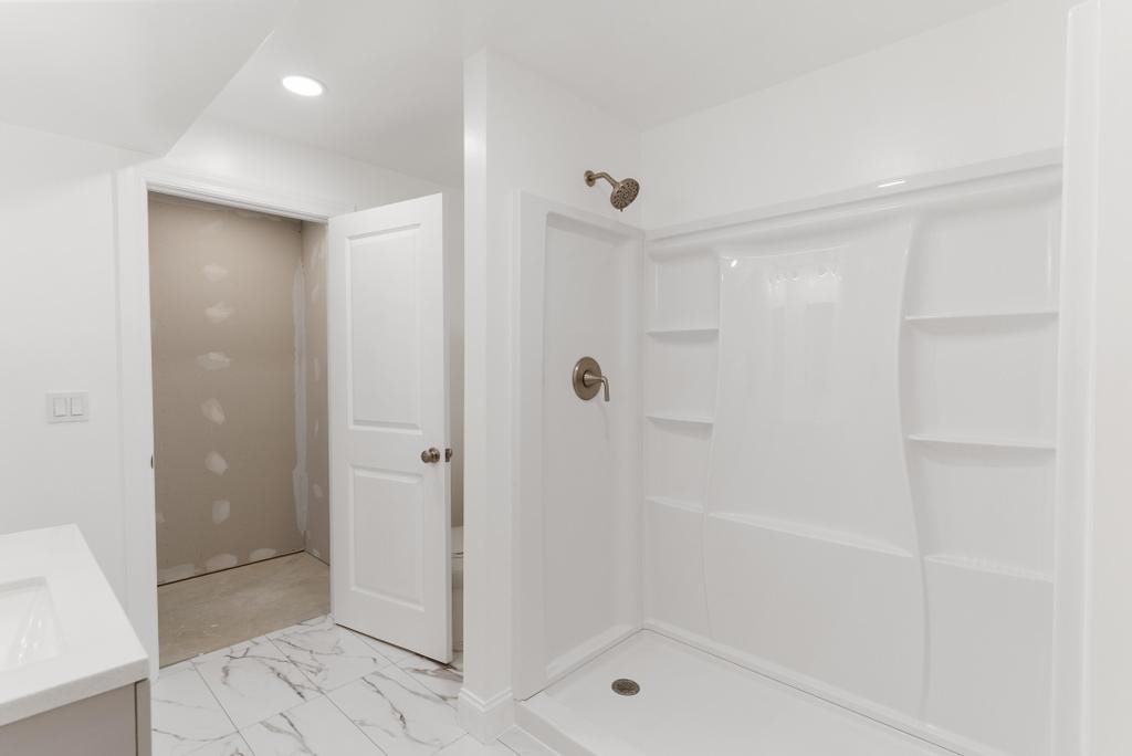 Charlevoix, Michigan 49720, United States, 3 Bedrooms Bedrooms, ,3 BathroomsBathrooms,Residential,Active,174388