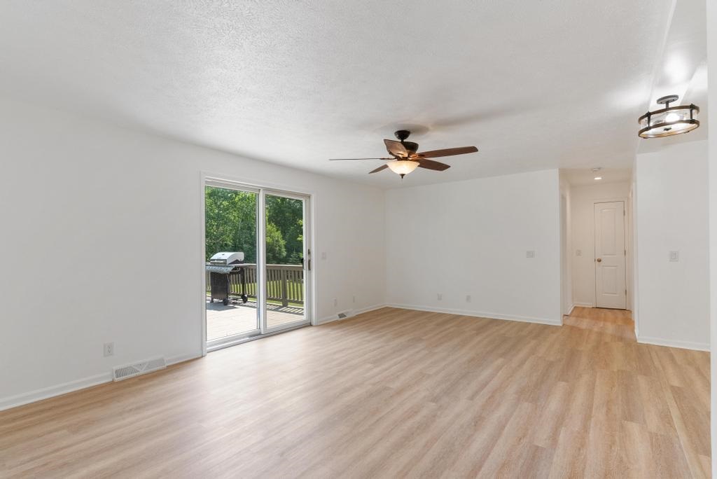 Charlevoix, Michigan 49720, United States, 3 Bedrooms Bedrooms, ,3 BathroomsBathrooms,Residential,Active,174388