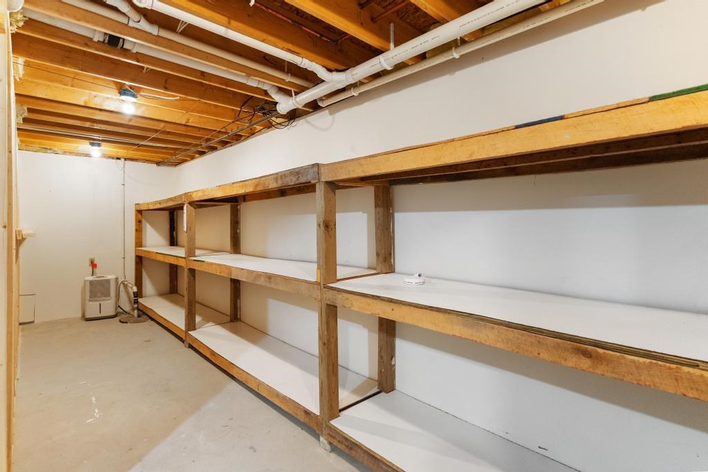 Charlevoix, Michigan 49720, United States, 3 Bedrooms Bedrooms, ,3 BathroomsBathrooms,Residential,Active,174388