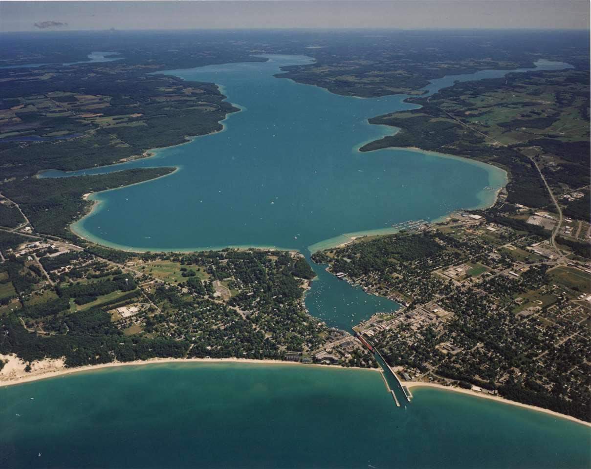 Charlevoix, Michigan 49720, United States, 7 Bedrooms Bedrooms, ,7 BathroomsBathrooms,Commercial,Active,72804