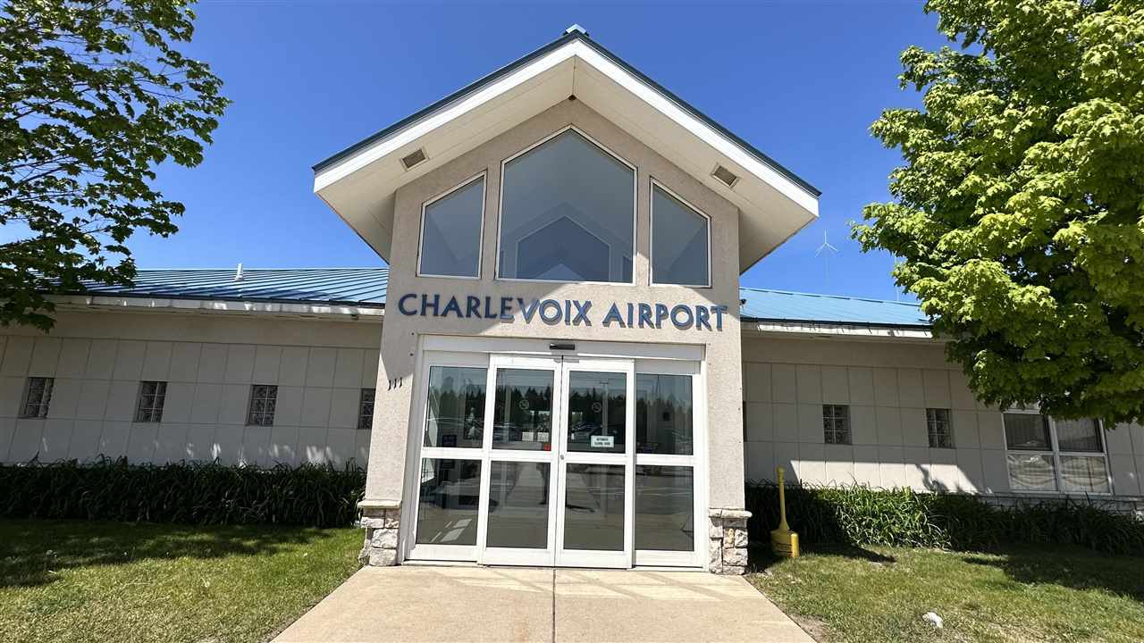 Charlevoix, Michigan 49720, United States, 7 Bedrooms Bedrooms, ,7 BathroomsBathrooms,Commercial,Active,72804