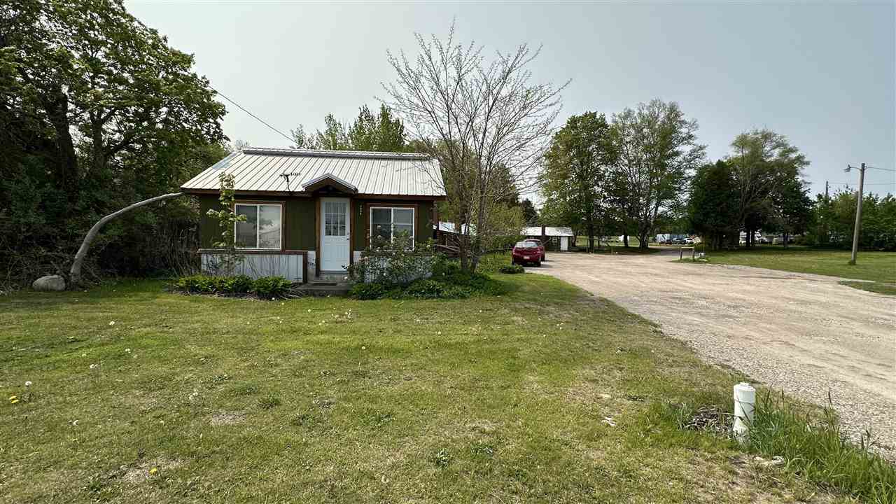 Charlevoix, Michigan 49720, United States, 7 Bedrooms Bedrooms, ,7 BathroomsBathrooms,Commercial,Active,72804