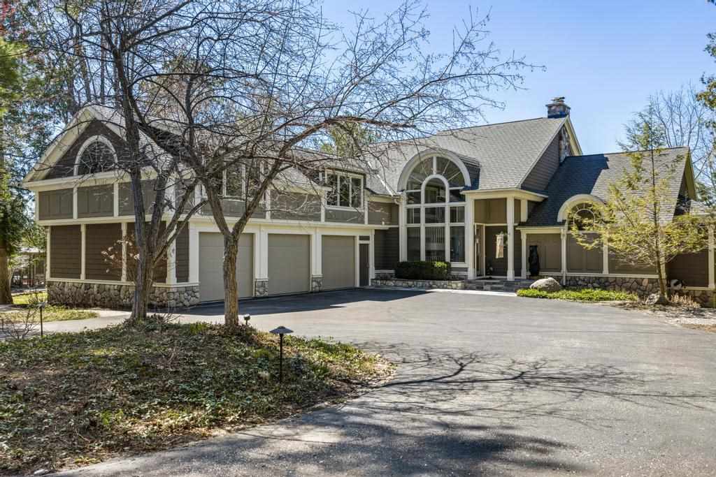 2687 Pine Blvd.