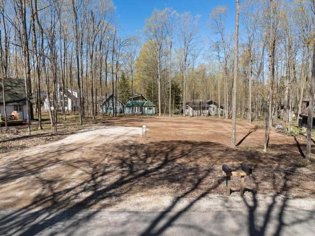 5310 Lauretian Drive