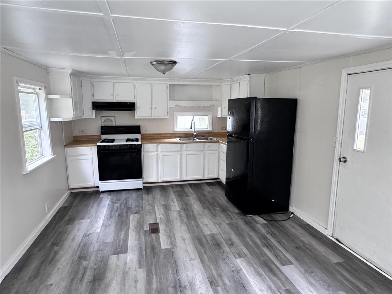 Gaylord, Michigan 49735, United States, 2 Bedrooms Bedrooms, ,1 BathroomBathrooms,Residential,Active,220819