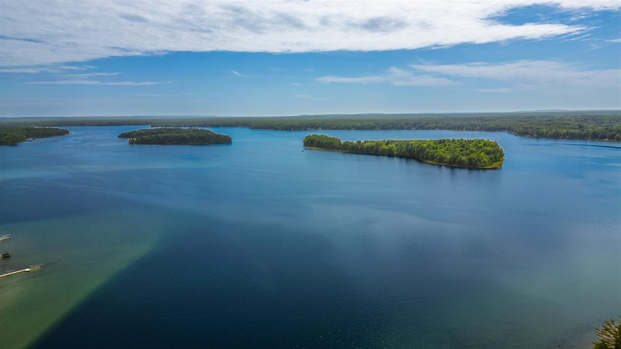 Traverse City, Michigan 49685, United States, 3 Bedrooms Bedrooms, ,2 BathroomsBathrooms,Residential,Active,194979