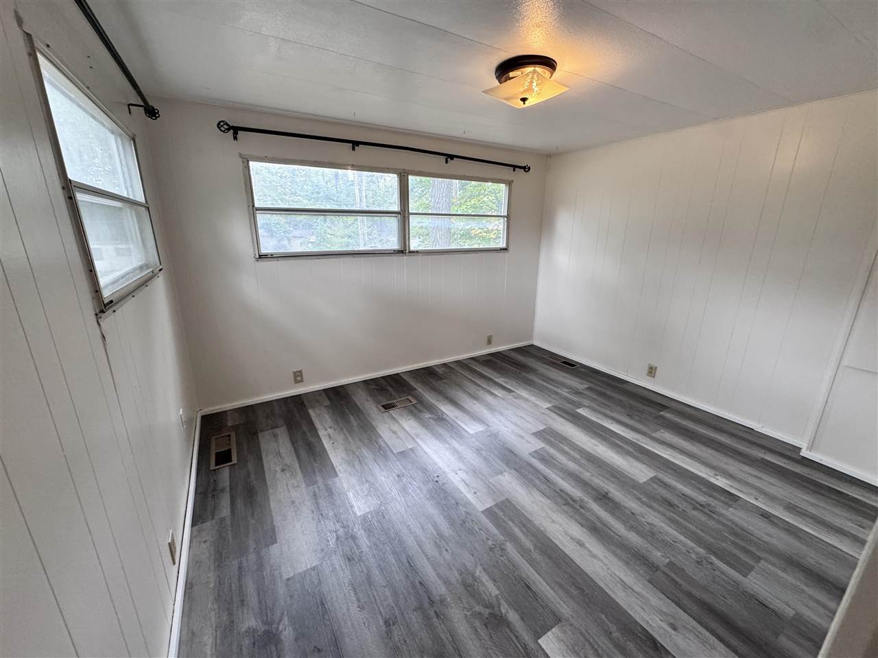 Gaylord, Michigan 49735, United States, 2 Bedrooms Bedrooms, ,1 BathroomBathrooms,Residential,Active,220817