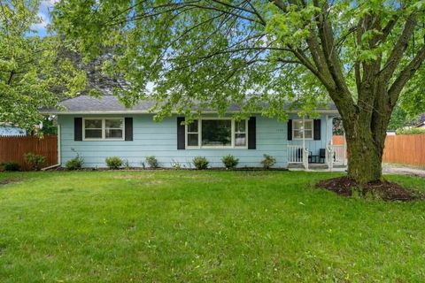 1105 Grant Street Charlevoix MI 49720