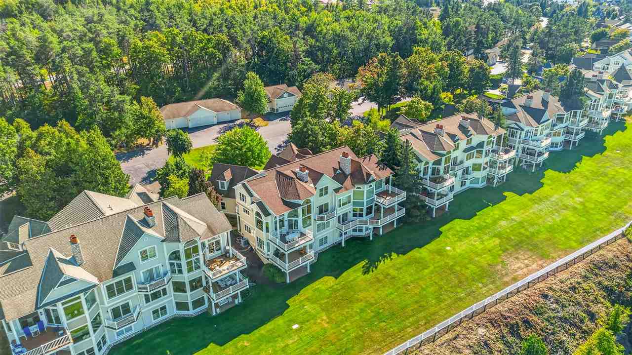 3404 Cliffs Drive