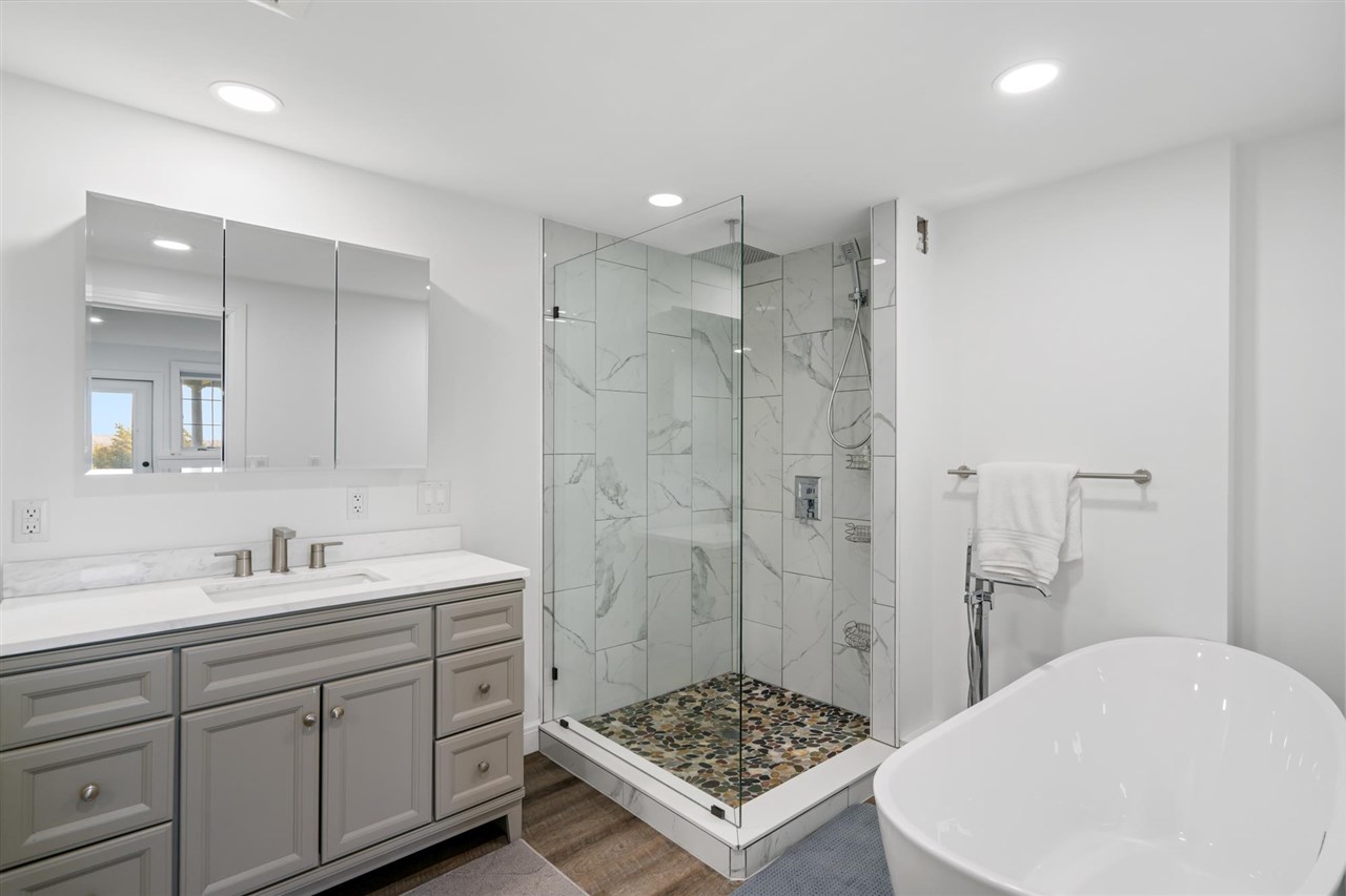 East Jordan, Michigan 49727, United States, 6 Bedrooms Bedrooms, ,7 BathroomsBathrooms,Residential,Active,136841