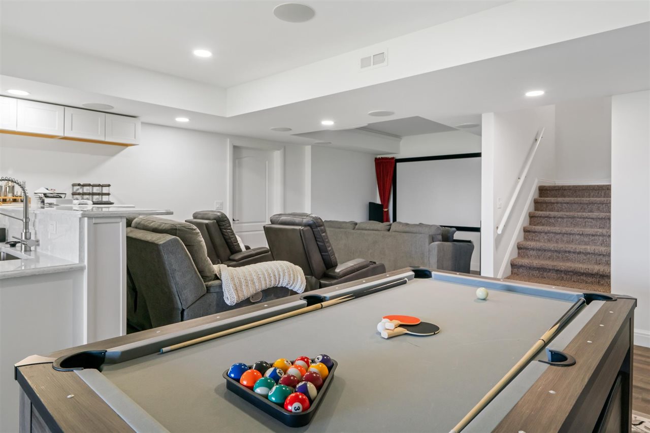 East Jordan, Michigan 49727, United States, 6 Bedrooms Bedrooms, ,7 BathroomsBathrooms,Residential,Active,136841