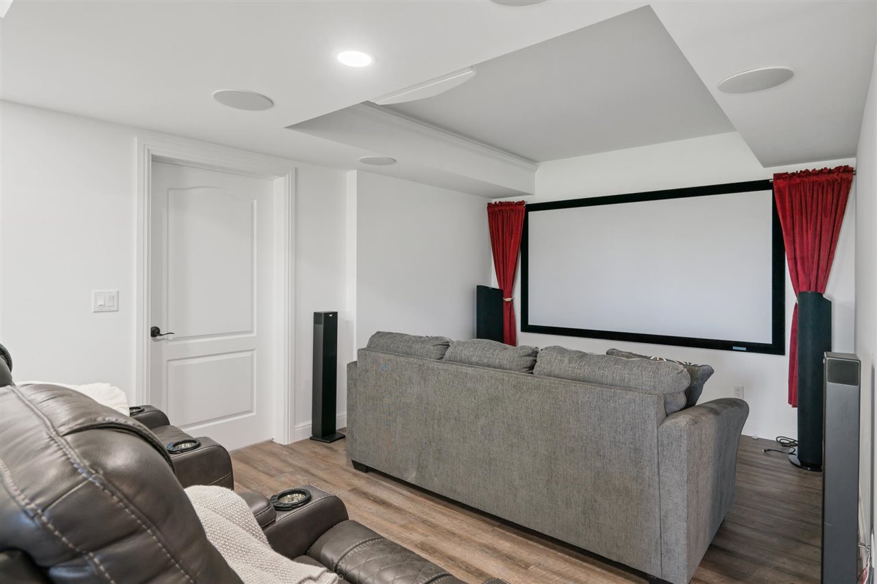 East Jordan, Michigan 49727, United States, 6 Bedrooms Bedrooms, ,7 BathroomsBathrooms,Residential,Active,136841