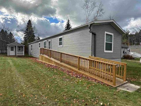 5556 Pincherry Lane Petoskey MI 49770
