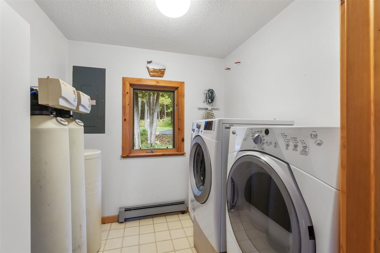 East Jordan, Michigan 49727, United States, 5 Bedrooms Bedrooms, ,2 BathroomsBathrooms,Residential,Active,221749