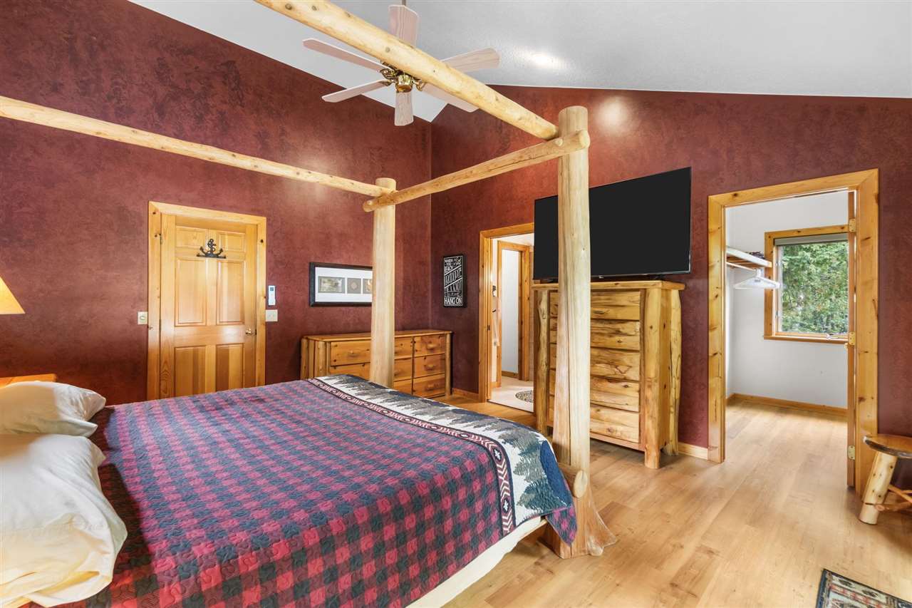 East Jordan, Michigan 49727, United States, 5 Bedrooms Bedrooms, ,2 BathroomsBathrooms,Residential,Active,221749