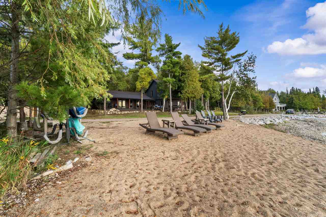 East Jordan, Michigan 49727, United States, 5 Bedrooms Bedrooms, ,2 BathroomsBathrooms,Residential,Active,221749