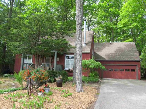 599 Sargent St. Harbor Springs MI 49740