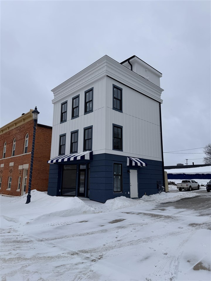 103 Esterly