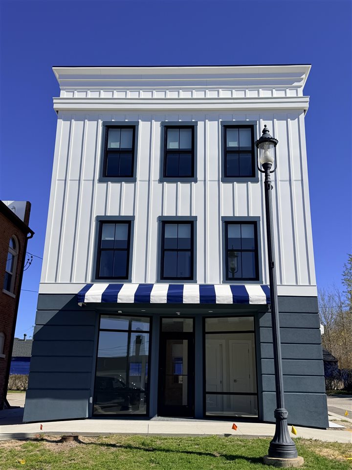 103 Esterly