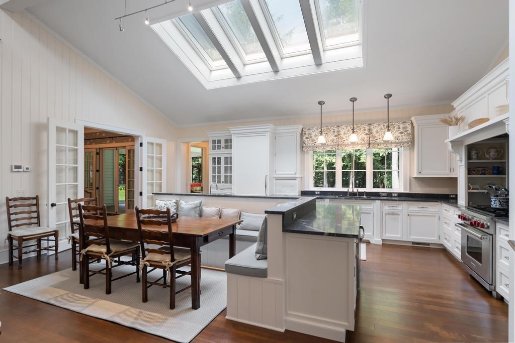 Harbor Springs, Michigan 49740, United States, 4 Bedrooms Bedrooms, ,6 BathroomsBathrooms,Residential,Active,238520