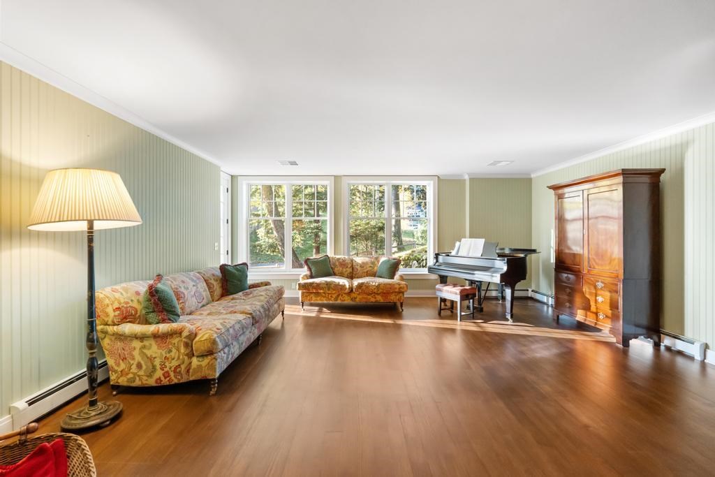 Harbor Springs, Michigan 49740, United States, 4 Bedrooms Bedrooms, ,6 BathroomsBathrooms,Residential,Active,238520