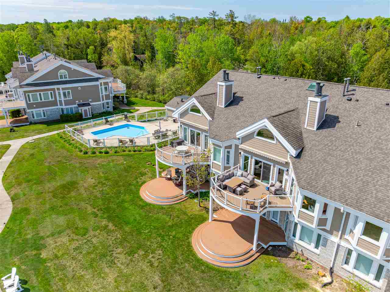 6040 Pine Lake Club
