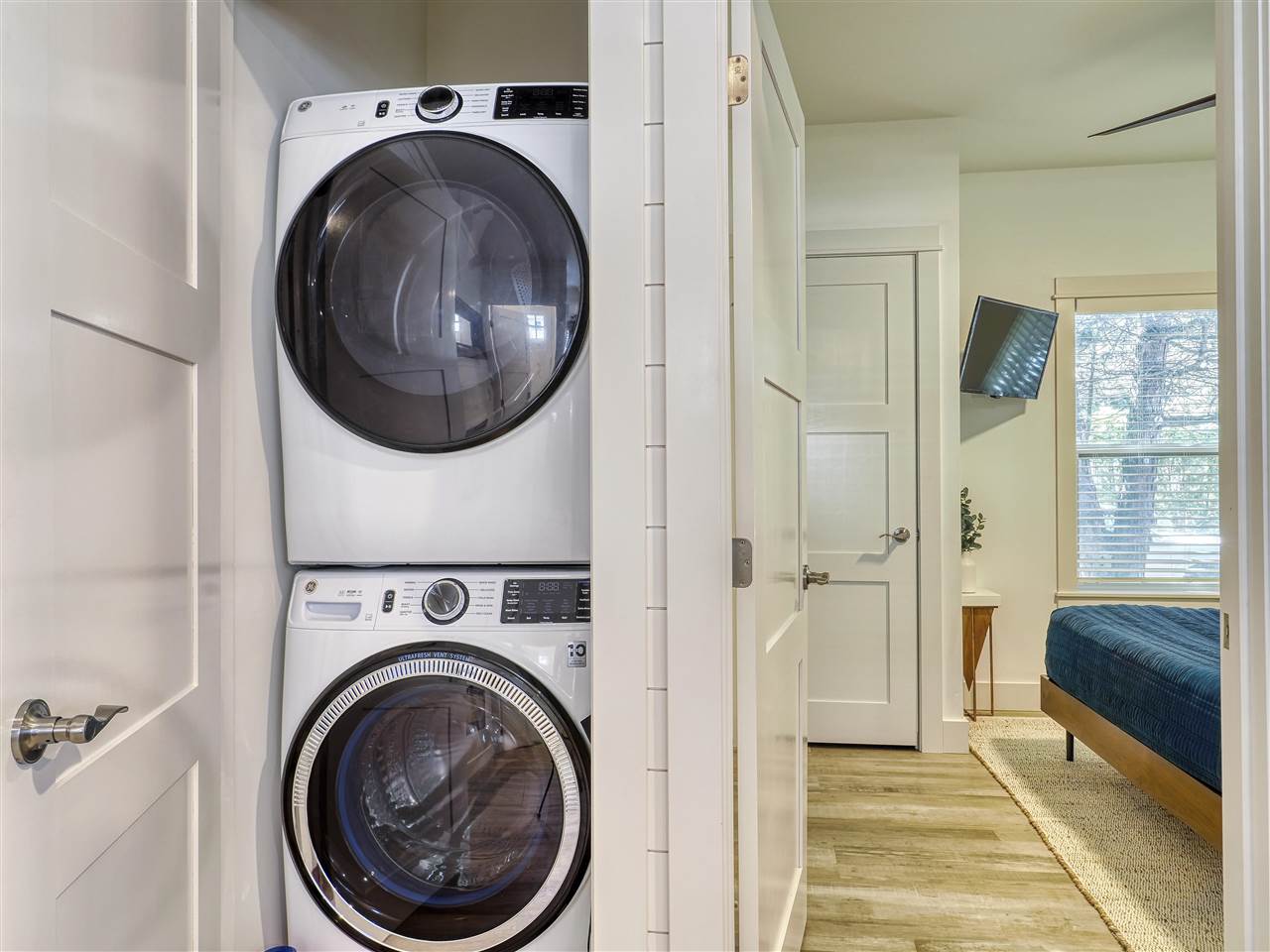 Charlevoix, Michigan 49720, United States, 3 Bedrooms Bedrooms, ,2 BathroomsBathrooms,Residential,Active,144375