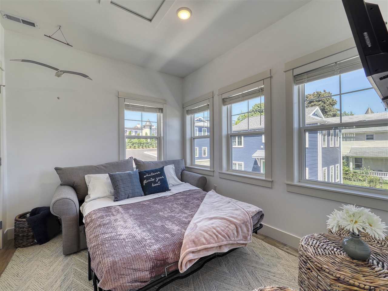 Charlevoix, Michigan 49720, United States, 3 Bedrooms Bedrooms, ,2 BathroomsBathrooms,Residential,Active,144375