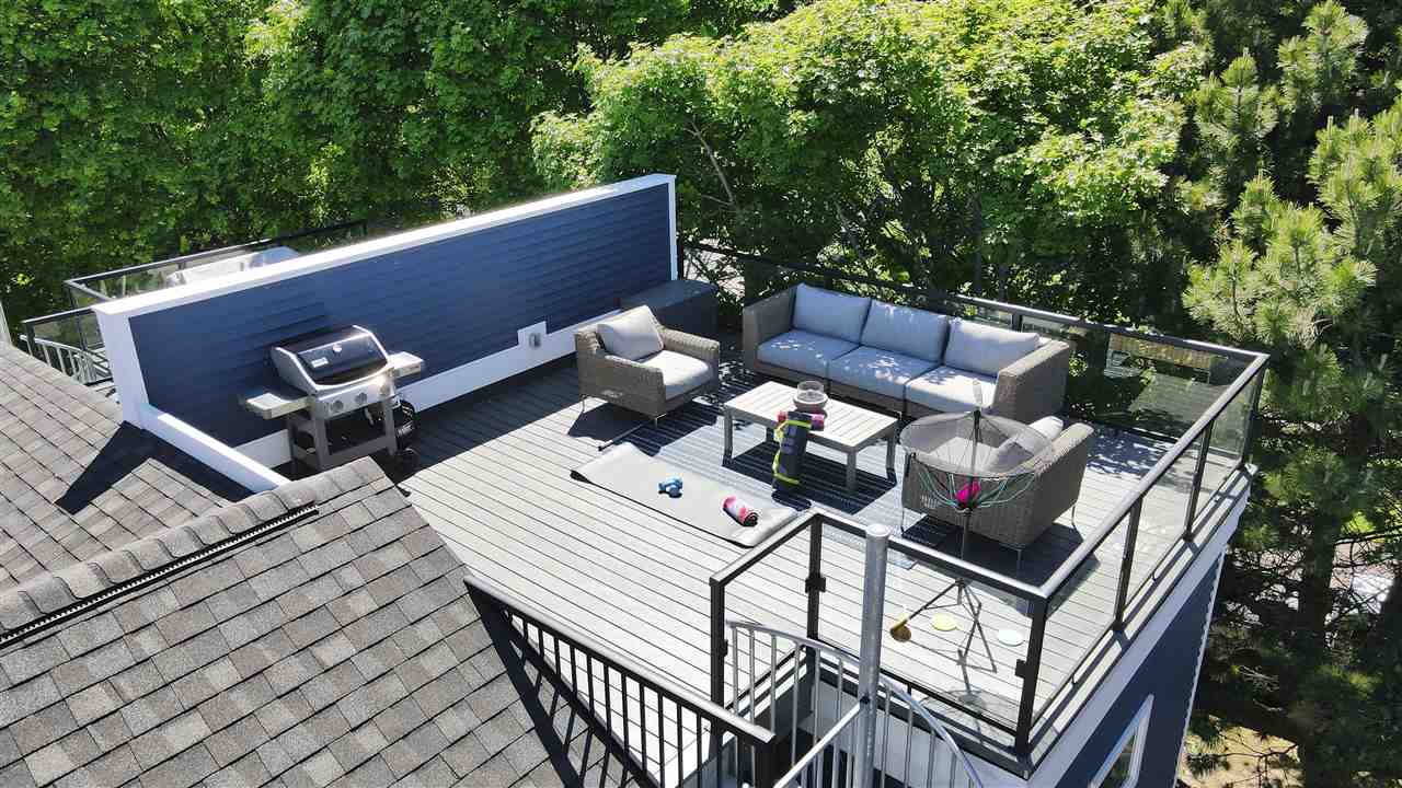 Charlevoix, Michigan 49720, United States, 3 Bedrooms Bedrooms, ,2 BathroomsBathrooms,Residential,Active,144375