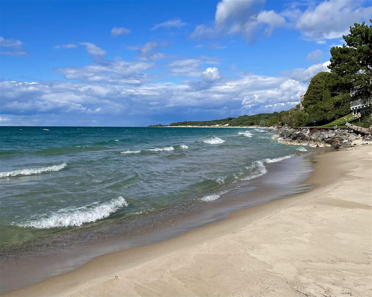 Charlevoix, Michigan 49720, United States, 3 Bedrooms Bedrooms, ,2 BathroomsBathrooms,Residential,Active,144375