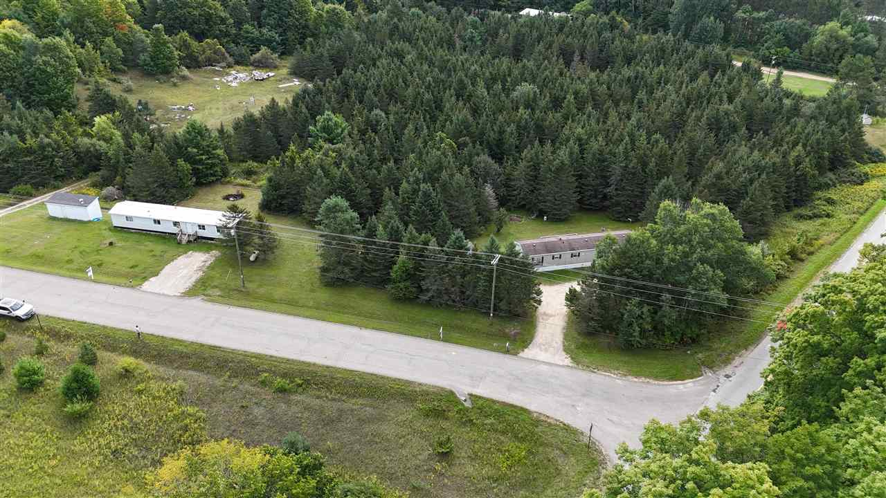 East Jordan, Michigan 49727, United States, 5 Bedrooms Bedrooms, ,2 BathroomsBathrooms,Residential,Active,206598