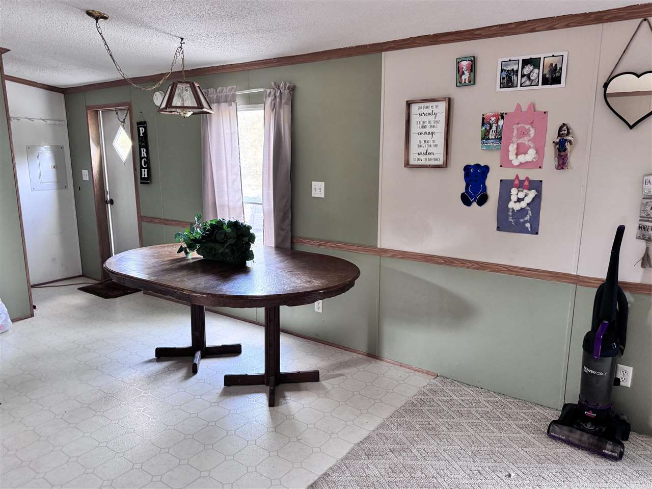 East Jordan, Michigan 49727, United States, 5 Bedrooms Bedrooms, ,2 BathroomsBathrooms,Residential,Active,206598