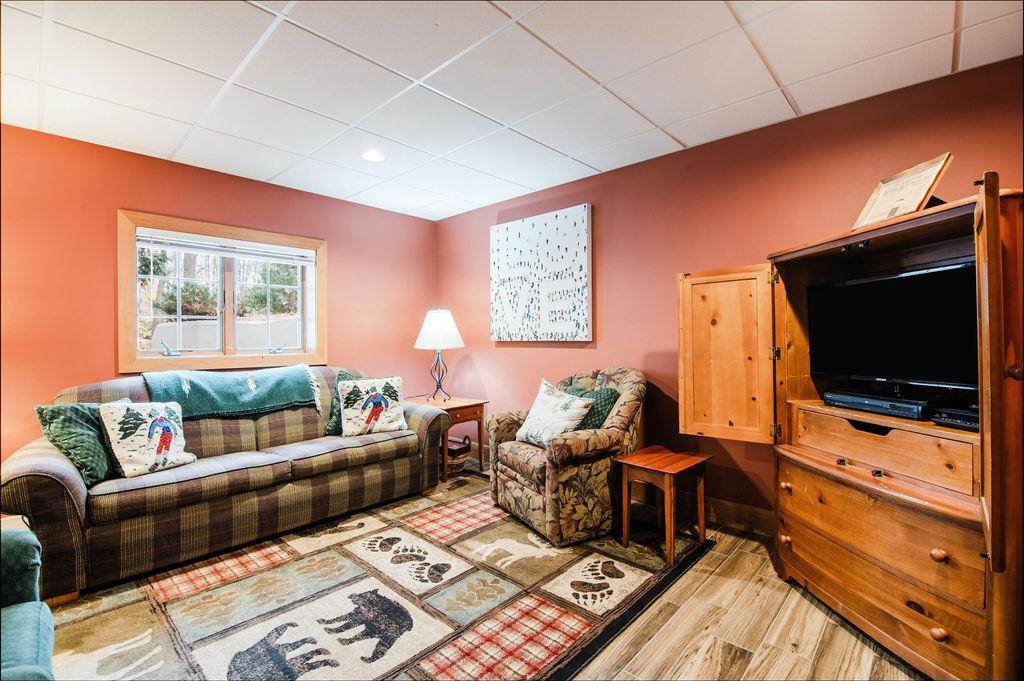 Boyne Falls, Michigan 49713, United States, 4 Bedrooms Bedrooms, ,4 BathroomsBathrooms,Residential,Active,103833