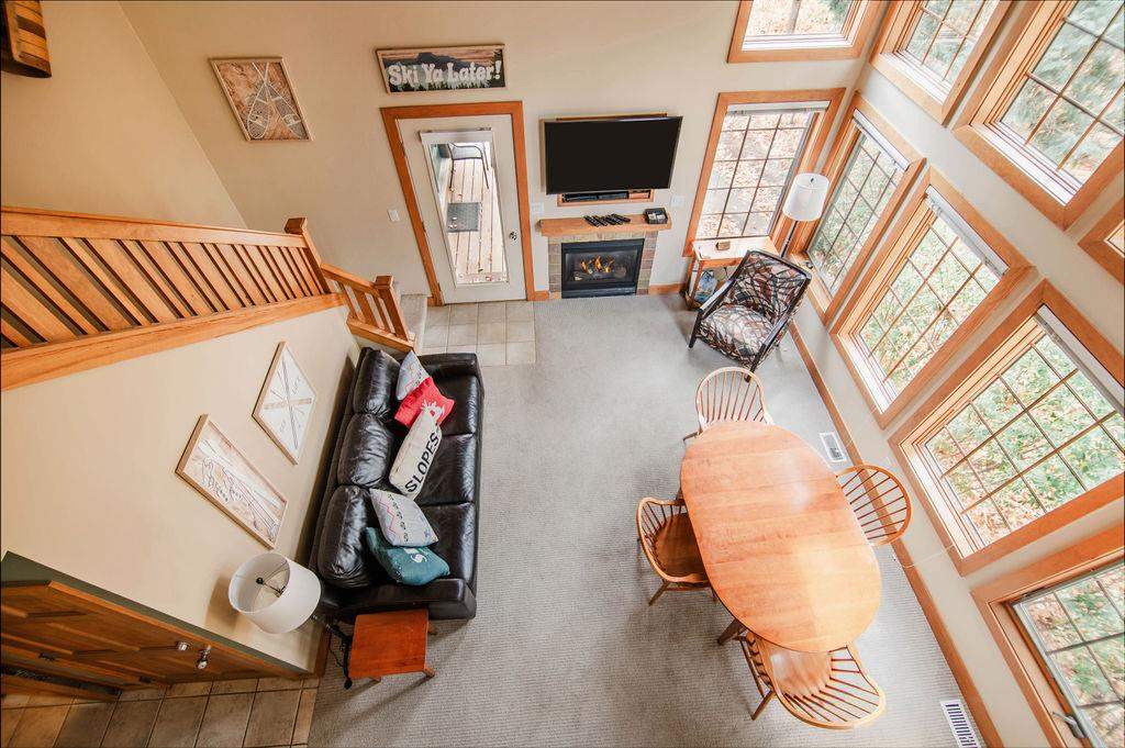 Boyne Falls, Michigan 49713, United States, 4 Bedrooms Bedrooms, ,4 BathroomsBathrooms,Residential,Active,103833